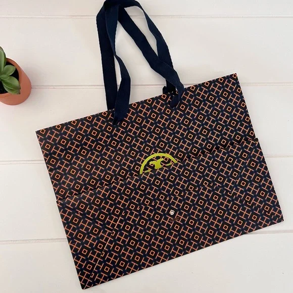Tory Burch Shopping Gift Bag - Picture 3 of 3